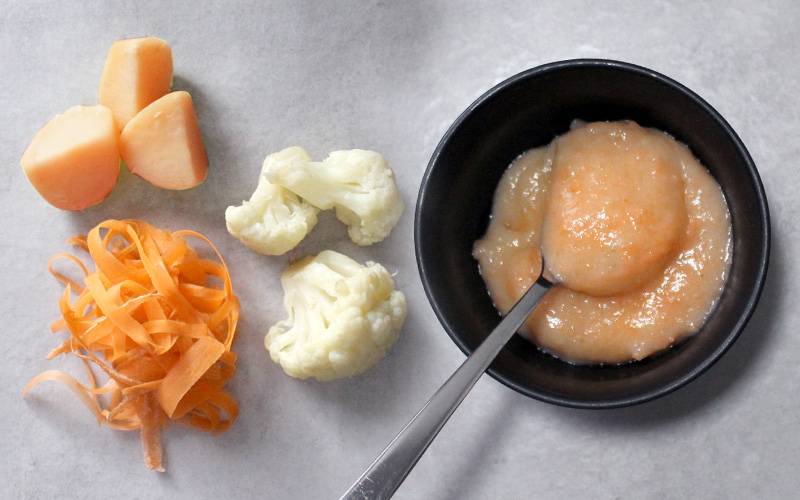 babyhapjes met zoete aardappel wortel en bloemkool